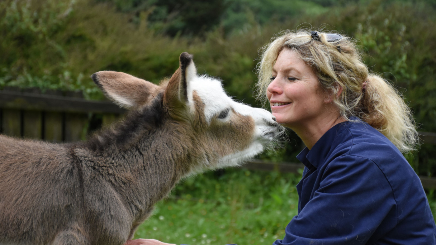 Sweet Pea with groom Lisa